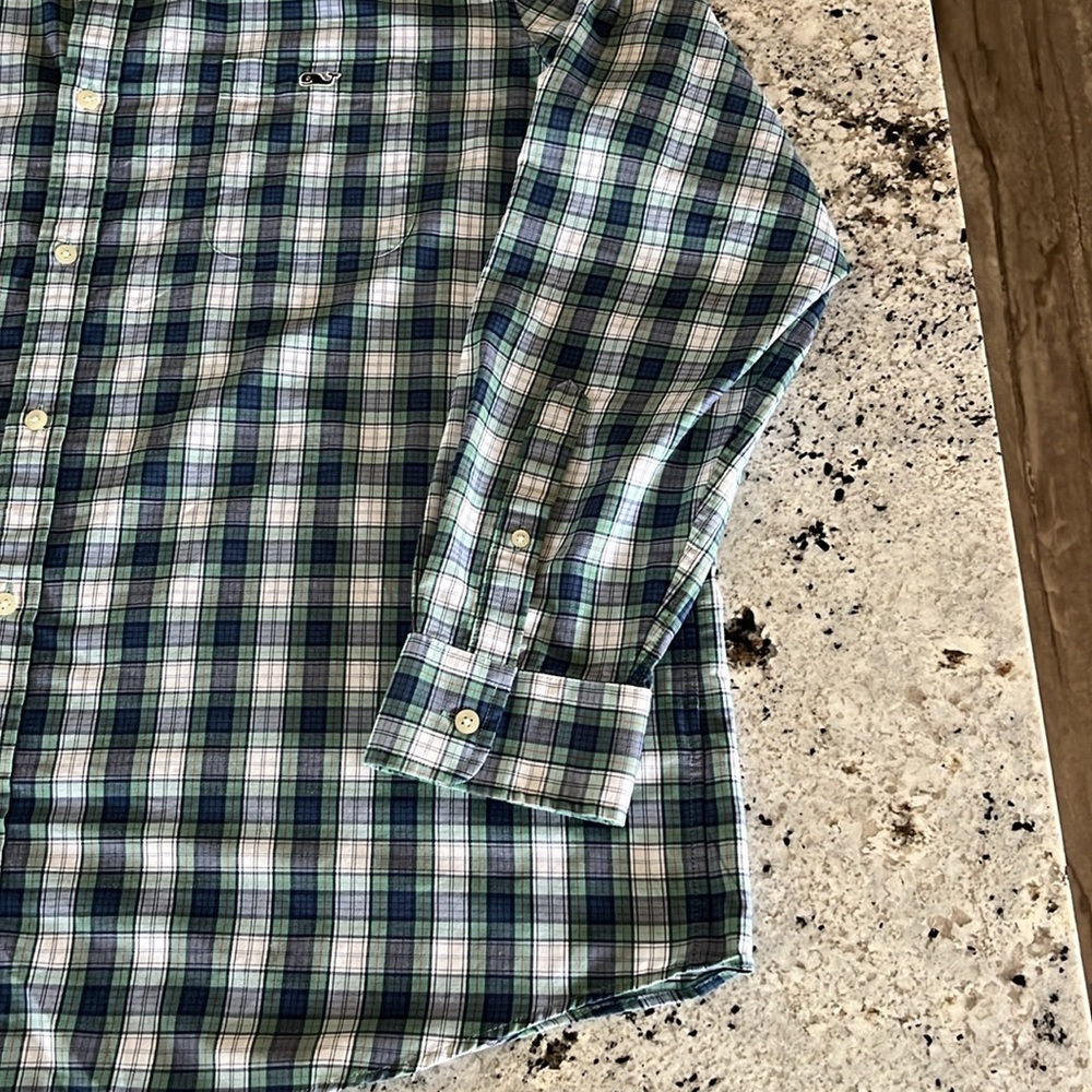 Vineyard Vines Men’s Classic Fit Tucker Shirt - Picture 4 of 5